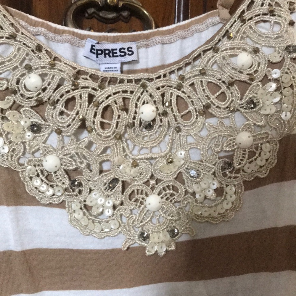 Express Top - Picture 2 of 4